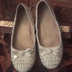 Naturalizer bendable flat